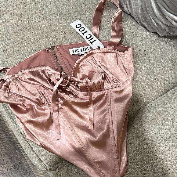 Top - Picture 2 of 4